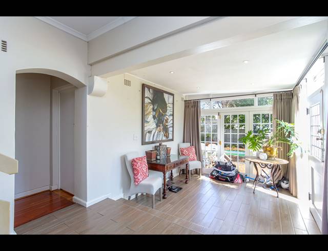 4 BEDROOM FREESTANDING RENTED IN NEWLANDS